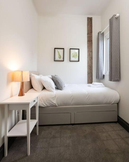 4 Castle Mews Διαμέρισμα Σαλισμπέρι Εξωτερικό φωτογραφία