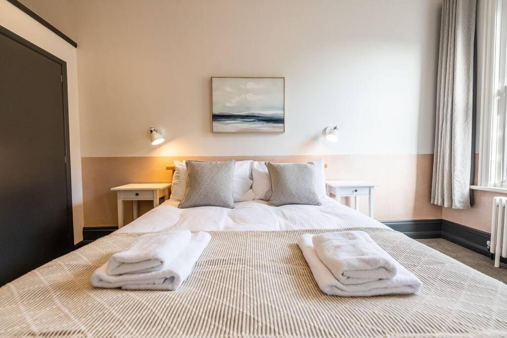 4 Castle Mews Διαμέρισμα Σαλισμπέρι Εξωτερικό φωτογραφία