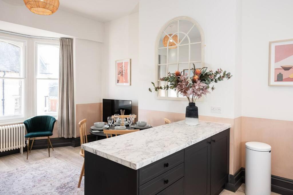 4 Castle Mews Διαμέρισμα Σαλισμπέρι Εξωτερικό φωτογραφία