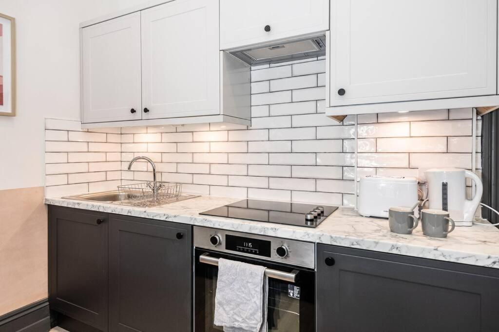 4 Castle Mews Διαμέρισμα Σαλισμπέρι Εξωτερικό φωτογραφία
